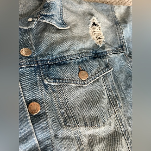 Distressed denim jacket - Picture 4 of 8